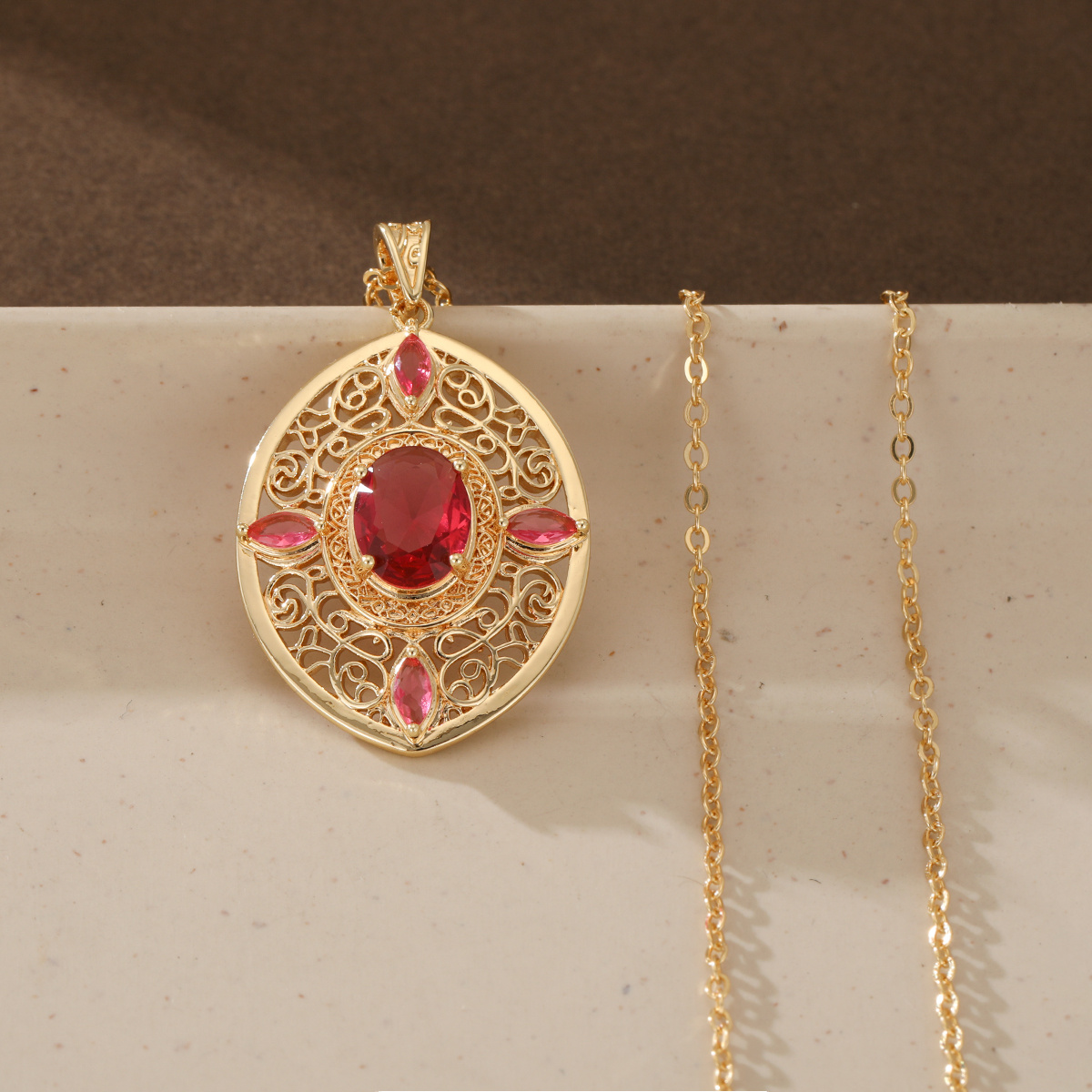 Women's Vintage Court-Style Oval Openwork Pendant Necklace, Gift